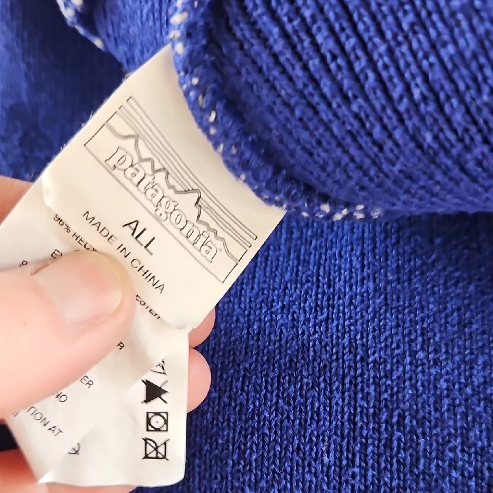 Patagonia Unisexual White, Red and Blue Striped Beanie